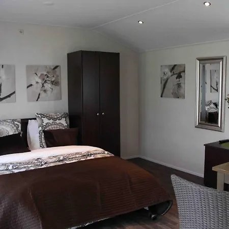 Veerhuys Tante Jet Penzion