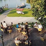 Kro Veerhuys Tante Jet Blitterswijck